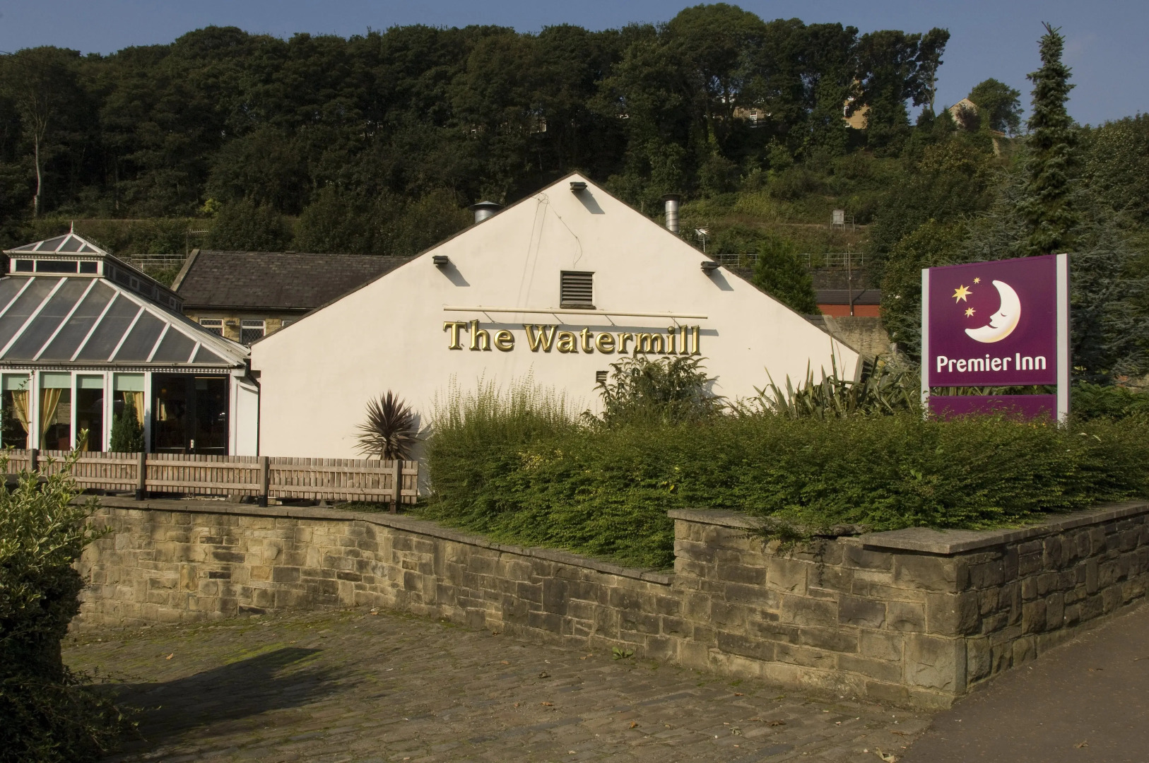 Premier Inn Halifax South