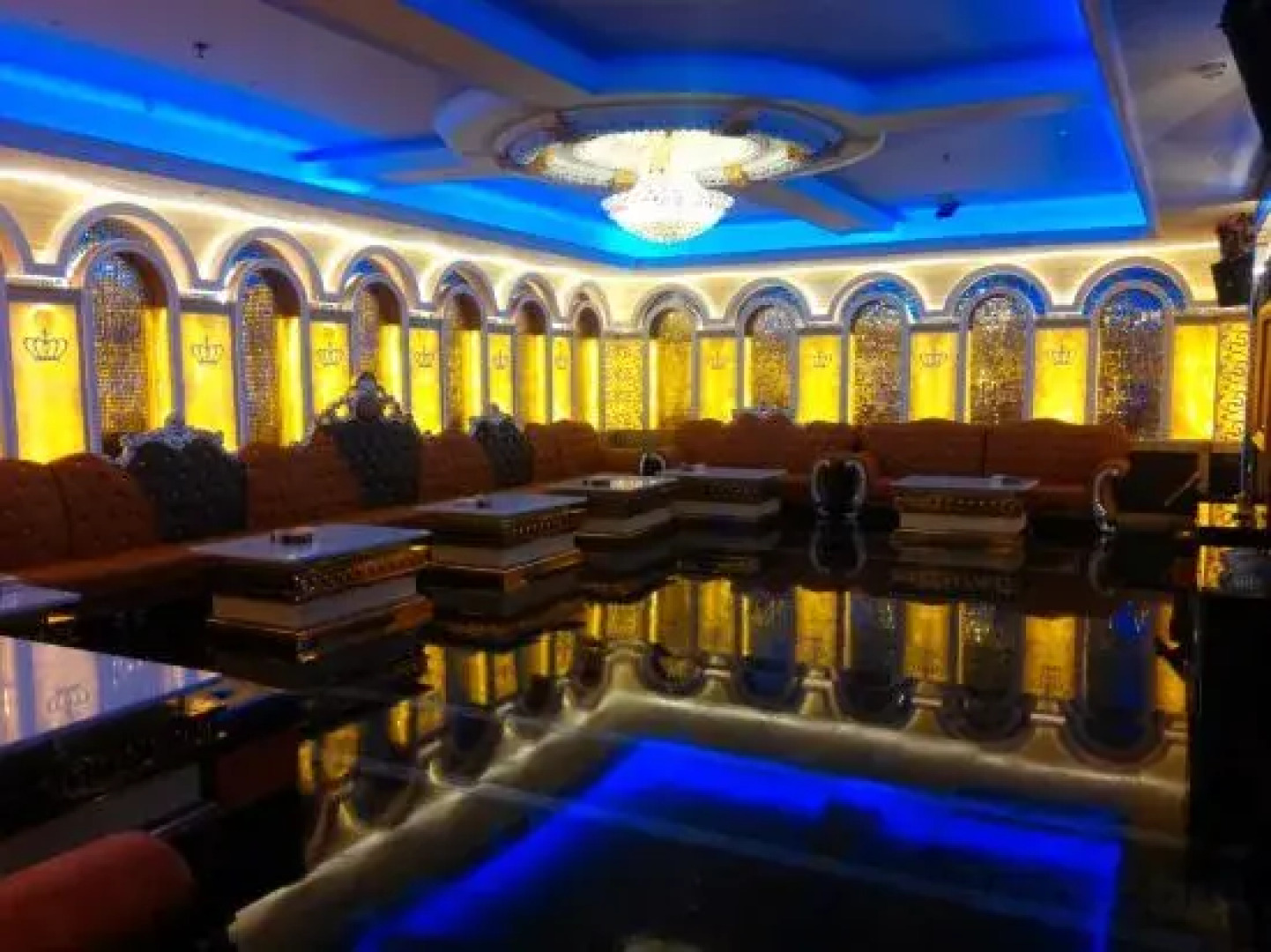 Oriental Crown Holiday Hotel