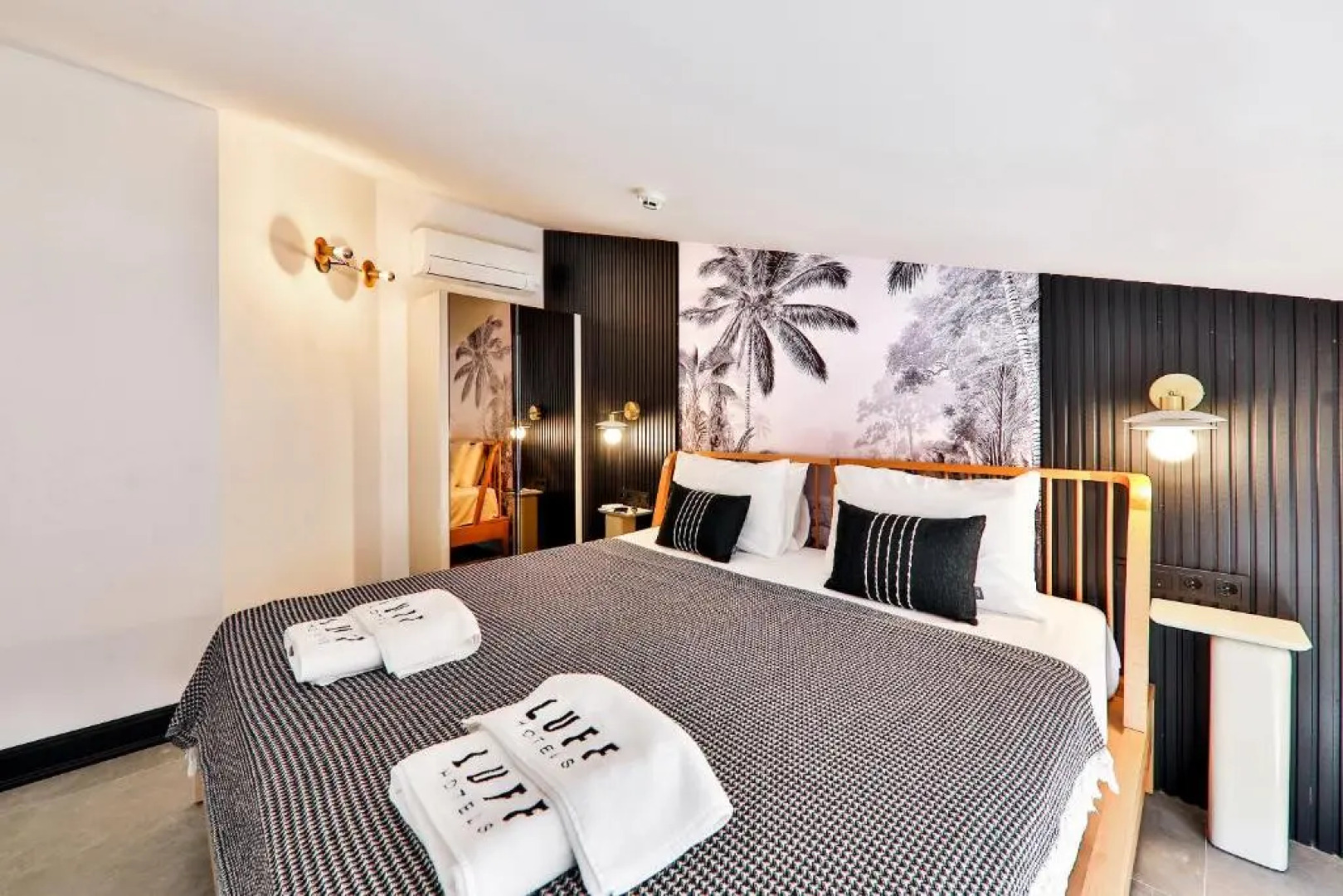 Отель Luff Suites