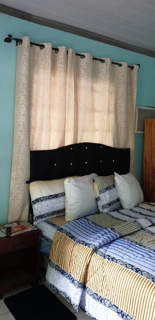 Queen's Comfort Inn