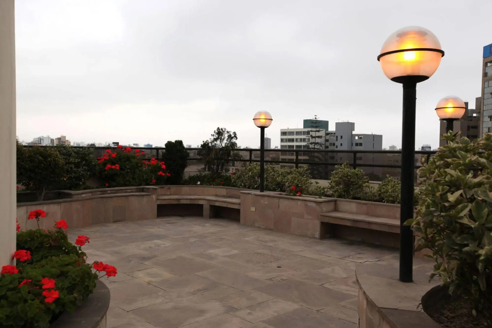 Suites Plaza Las Flores