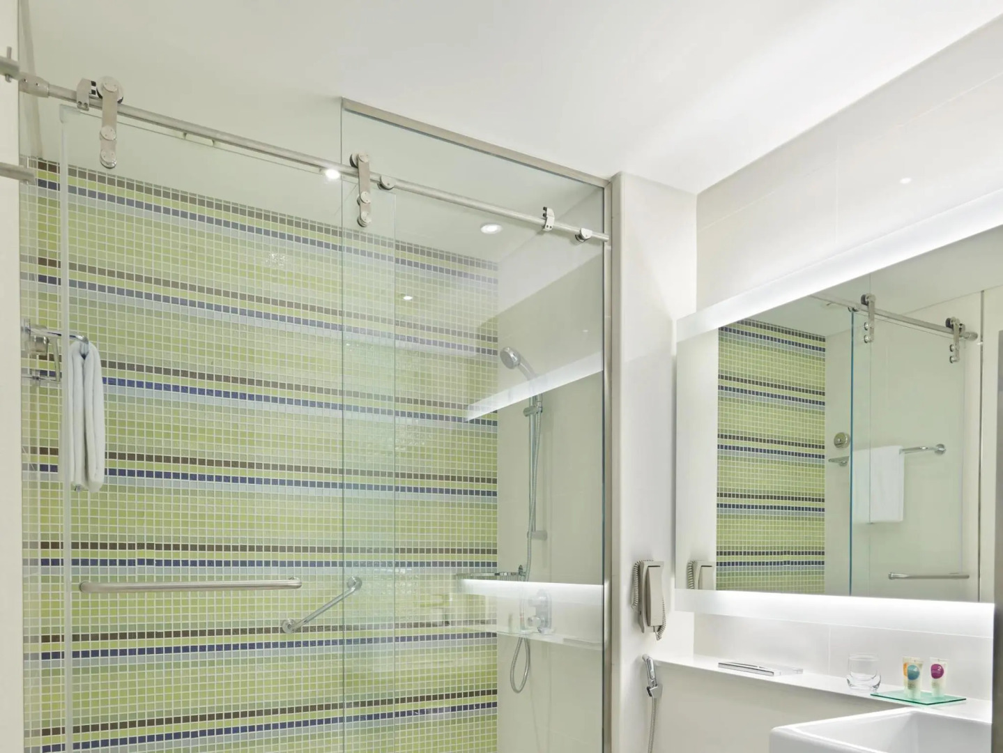 Hyatt Place Dubai Baniyas Square