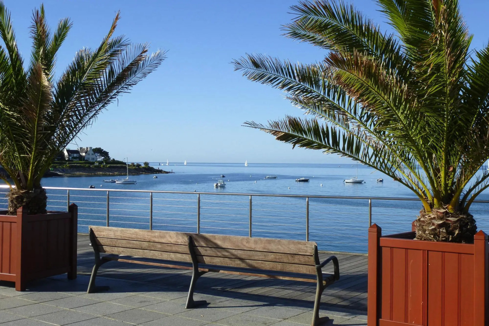 Semi-detached House in the Castle Park, Benodet