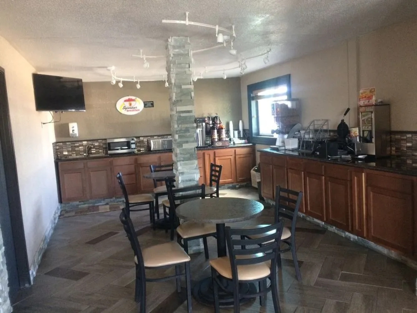 Super 8 Motel - Fort Madison