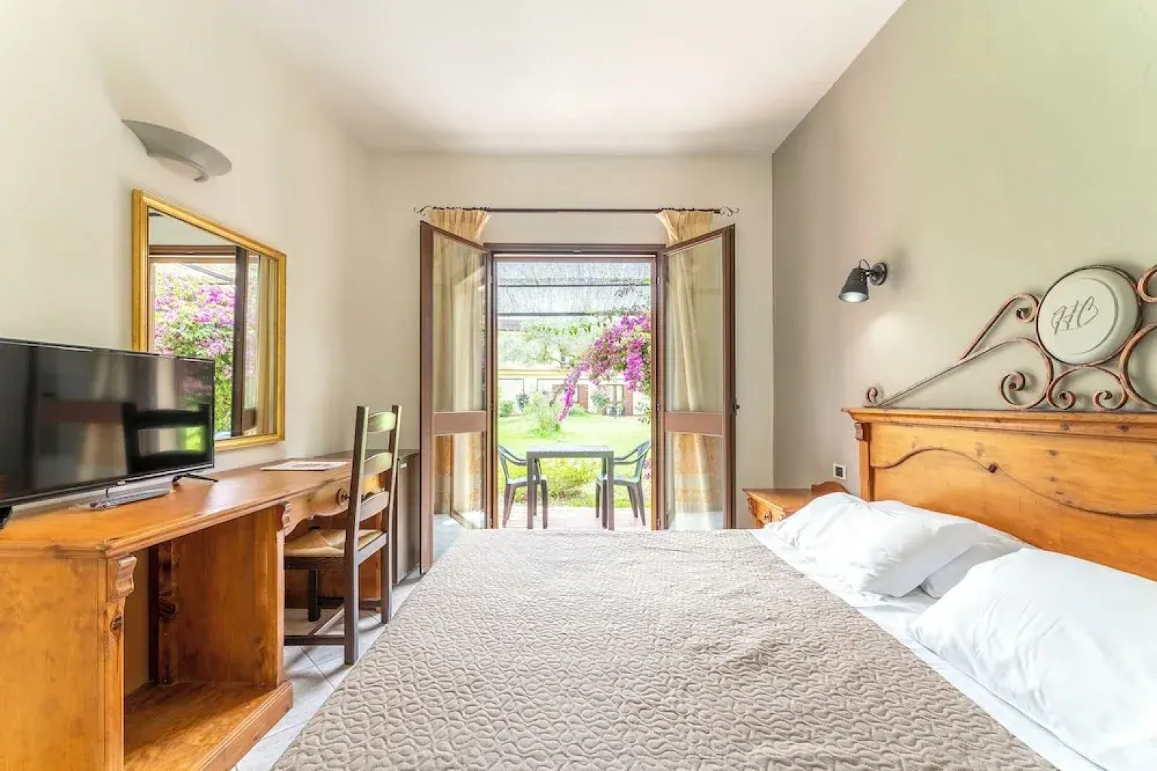 Hotel Ribot with pool in Arborea