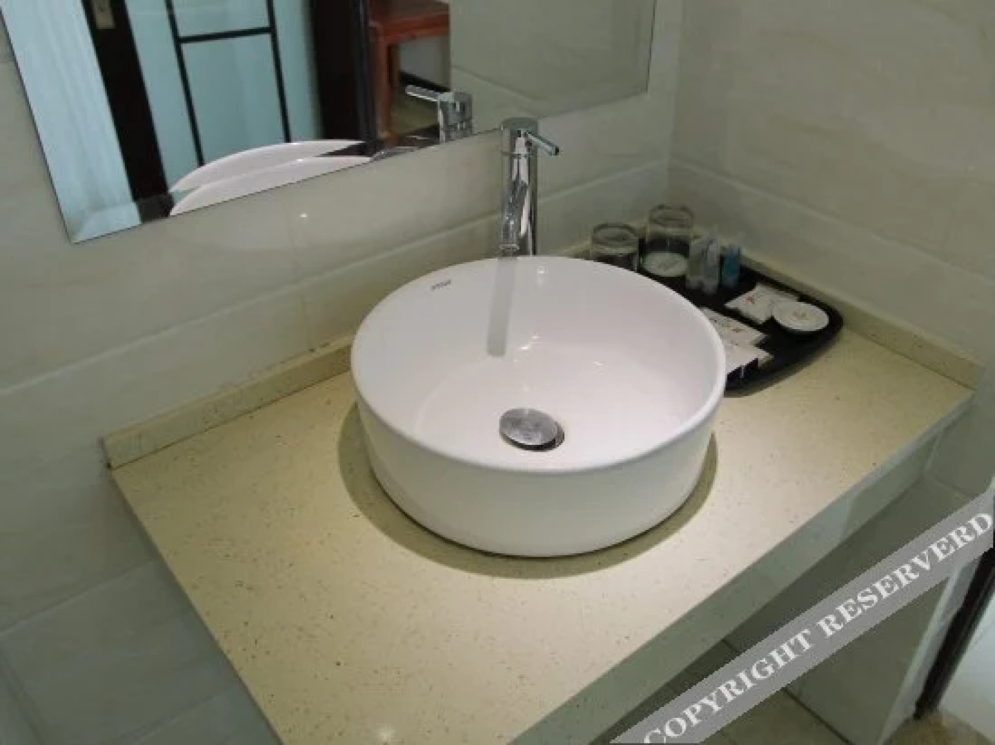 Yuehua Hotel (Jingmen Shenzhen Avenue)