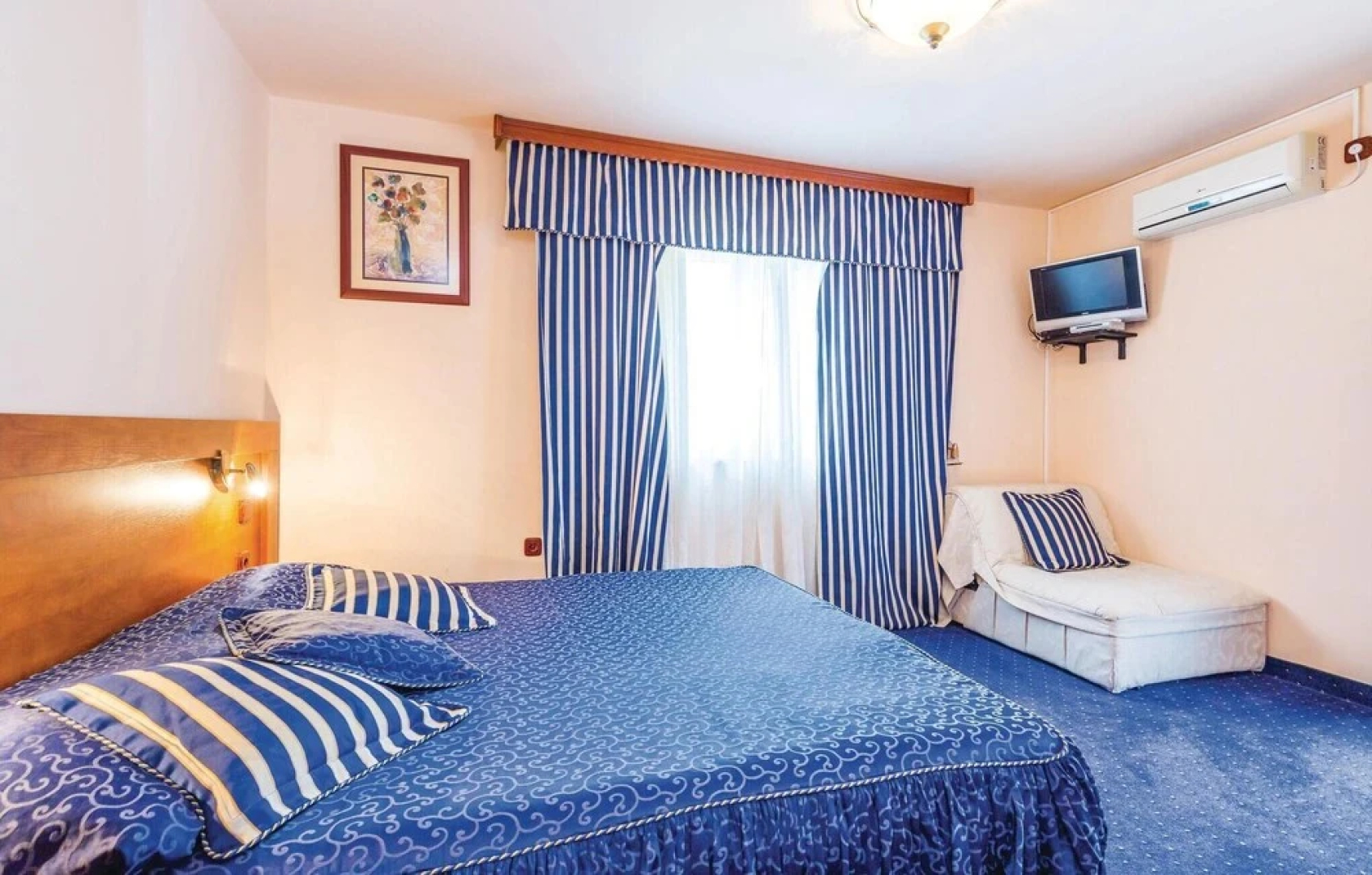 Beautiful Home in Metajna With Wifi and 14 Bedrooms