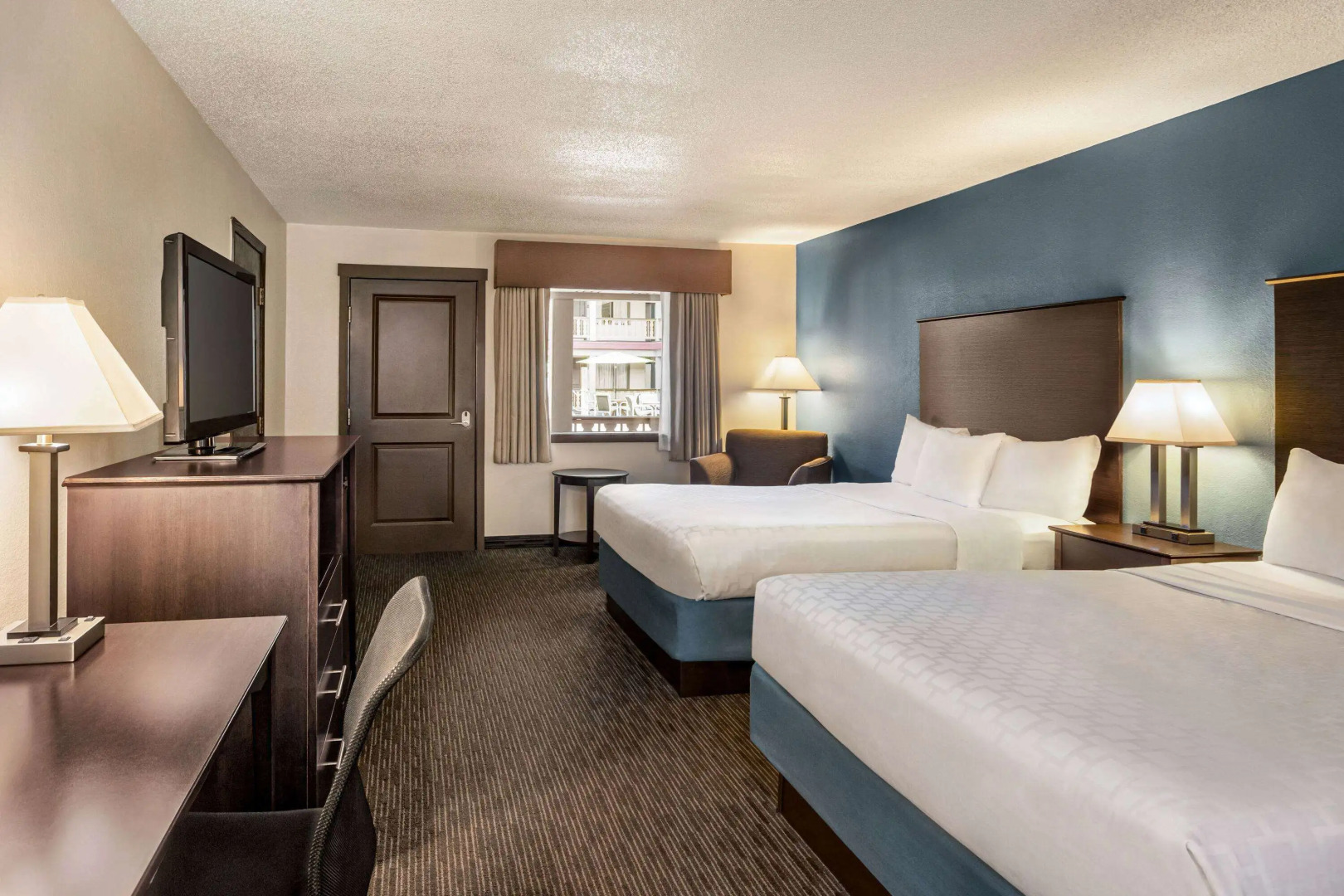 AmericInn by Wyndham La Crosse Riverfront-Conference Center