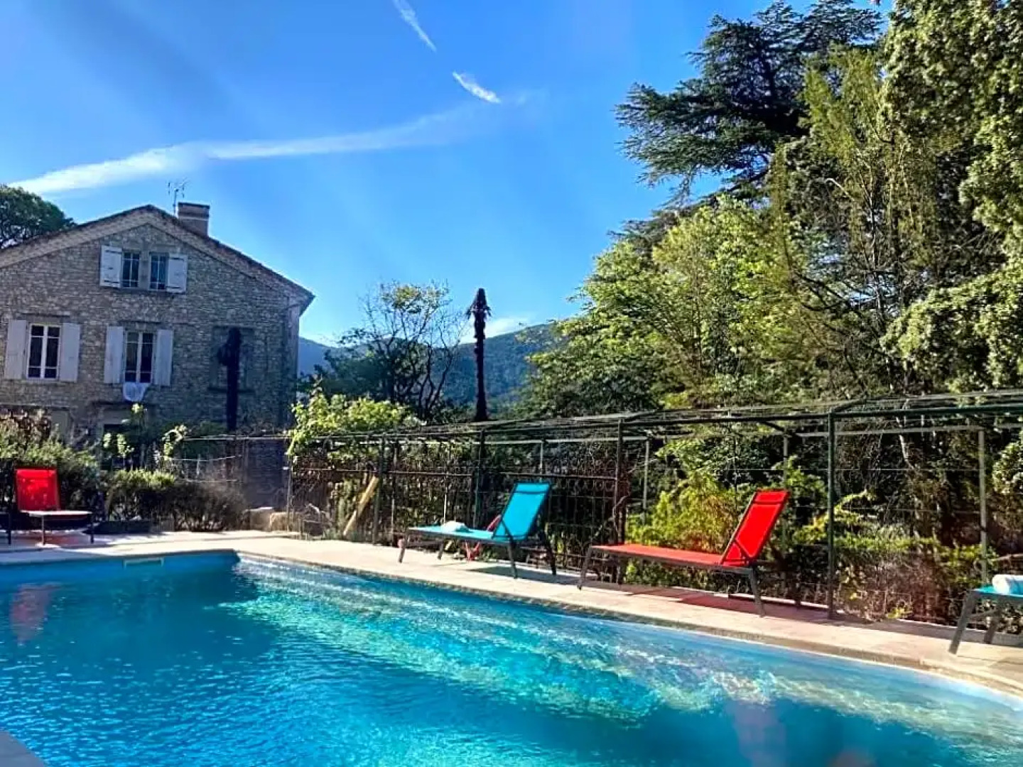 Suite Petite -Nice - SPA- JACUZZI -MASSAGE- SAUNA - POOL VIEW- Heated Pool 800m city centre