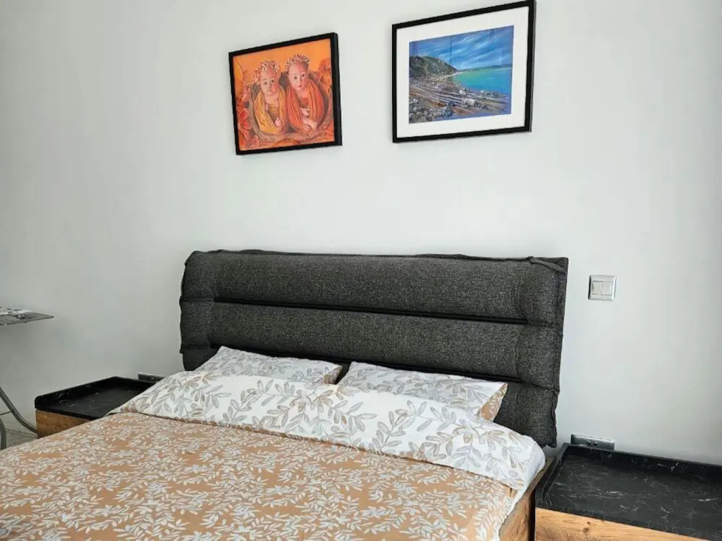 Serene Three-bedroom Retreat in Unforgettable Setting