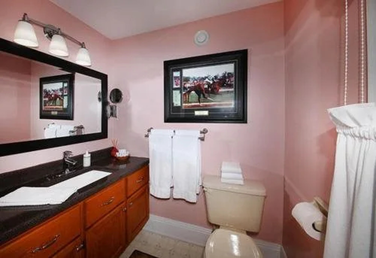 Warm House Retreat Bed and Breakfast