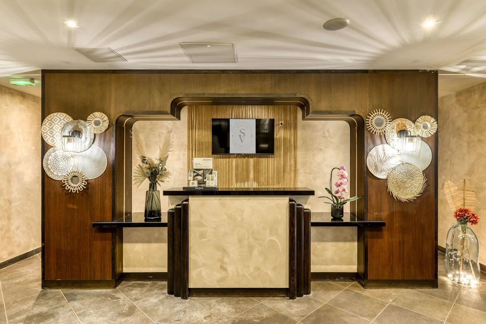 Zenitude Hotel la Valadière, an Ascend Collection Hotel