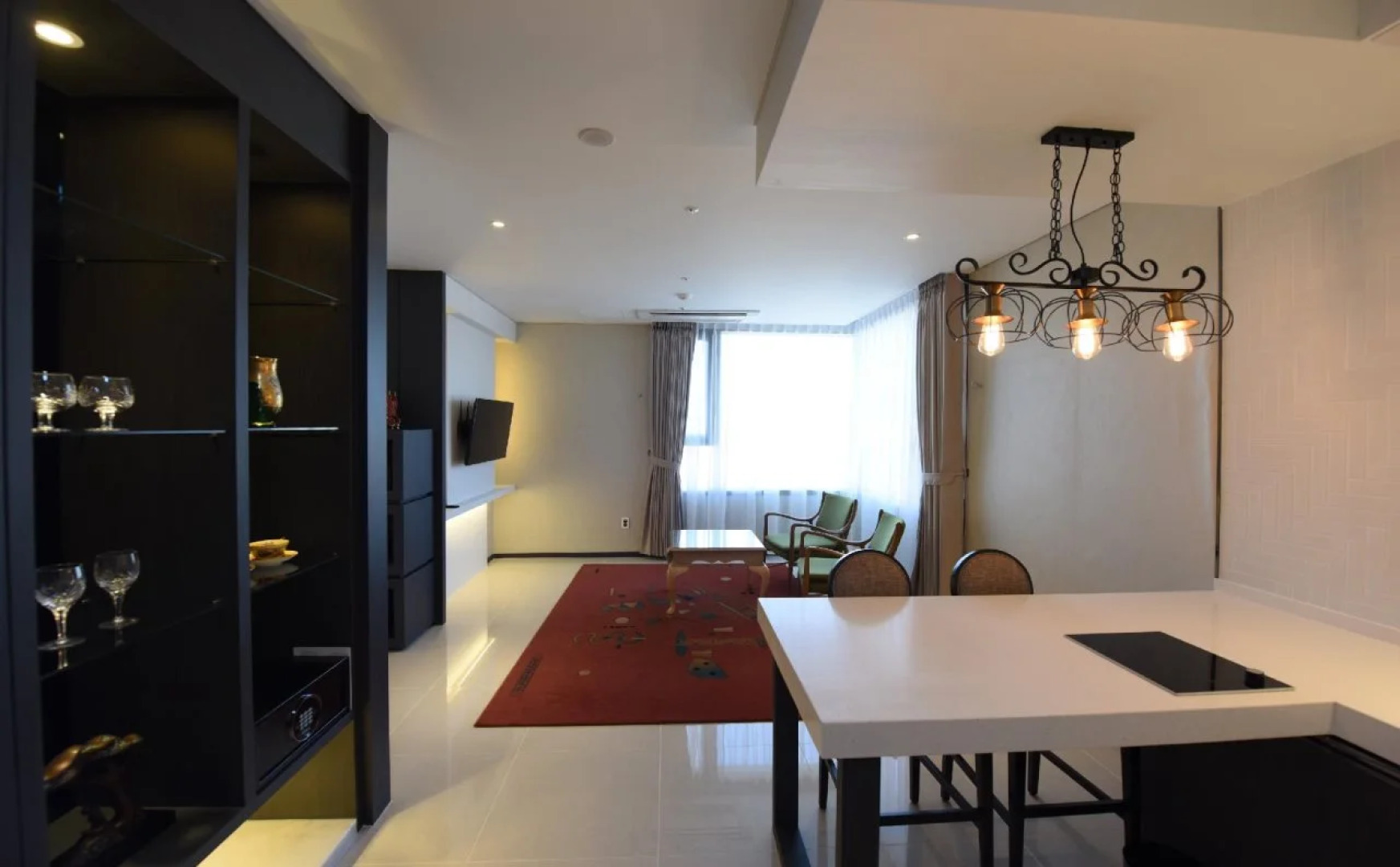 Geoje Art Nouveau Suite Hotel