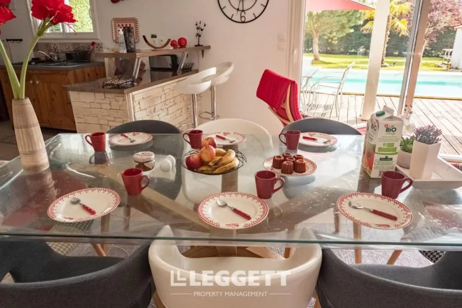 Beautiful Louisiana villa sleeps 6 with pool