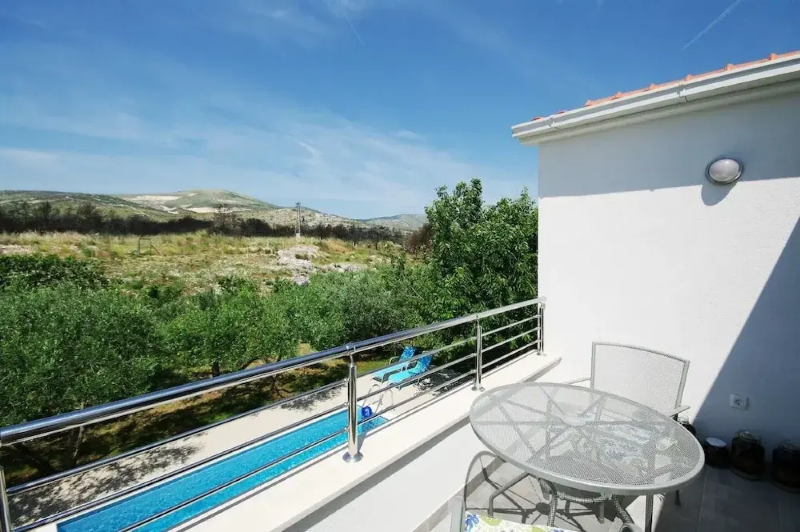 Viki - With Heated Pool - H