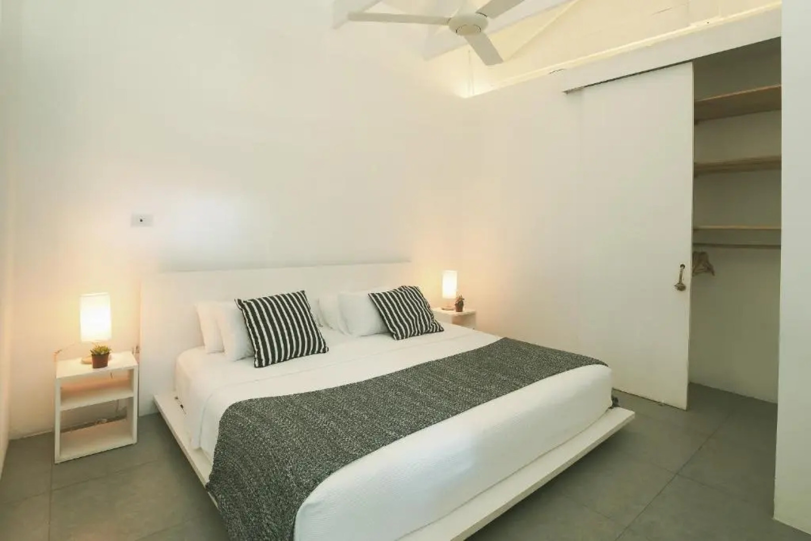 La Negra Surf Hotel & Soda