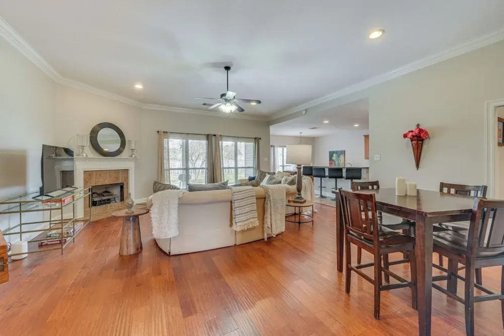 Spacious Zachary Home: 12 Mi to Baton Rouge!