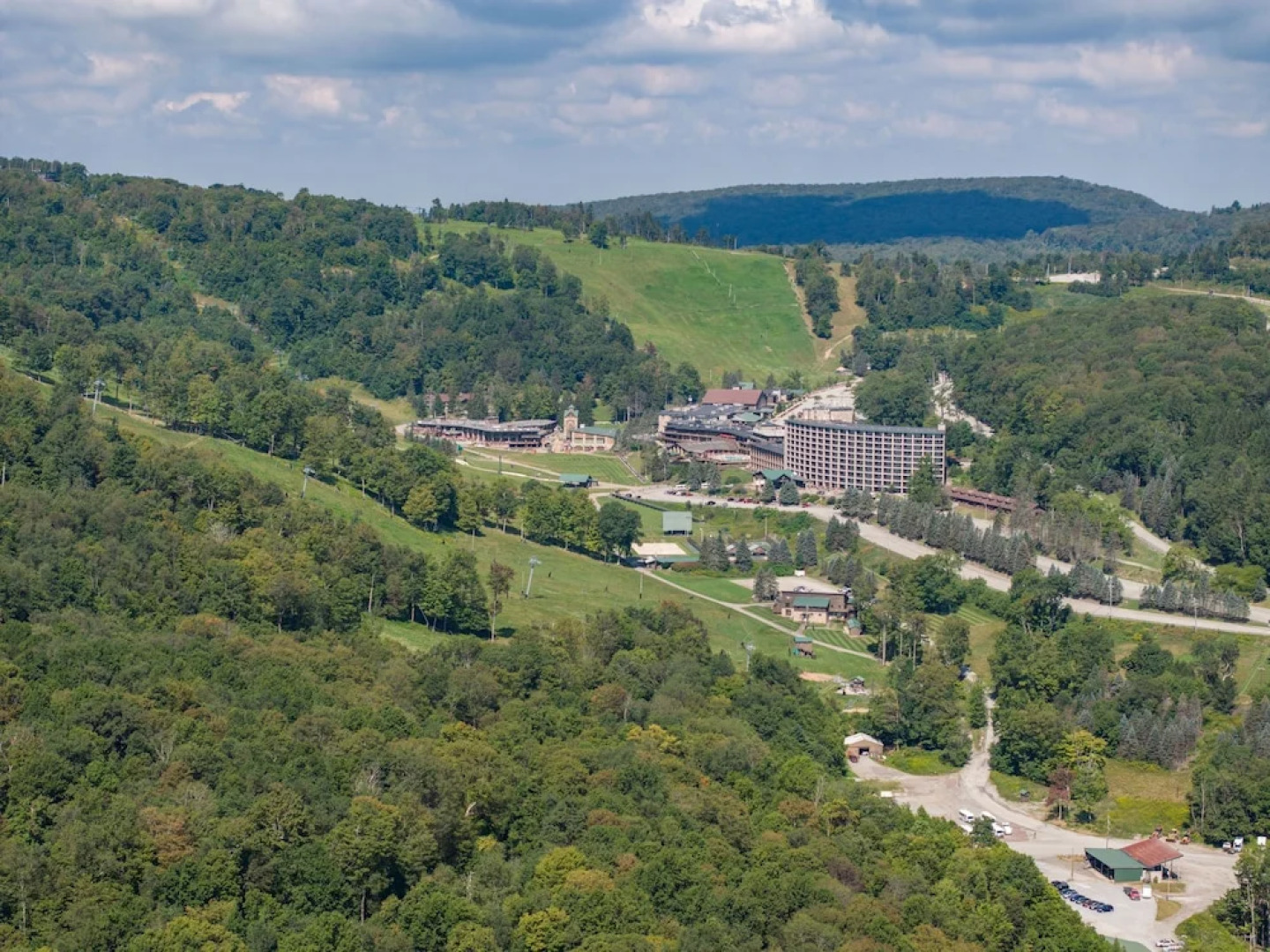 Seven Springs Meadowridge Pet Friendly 3 Bedroom Condo by RedAwning