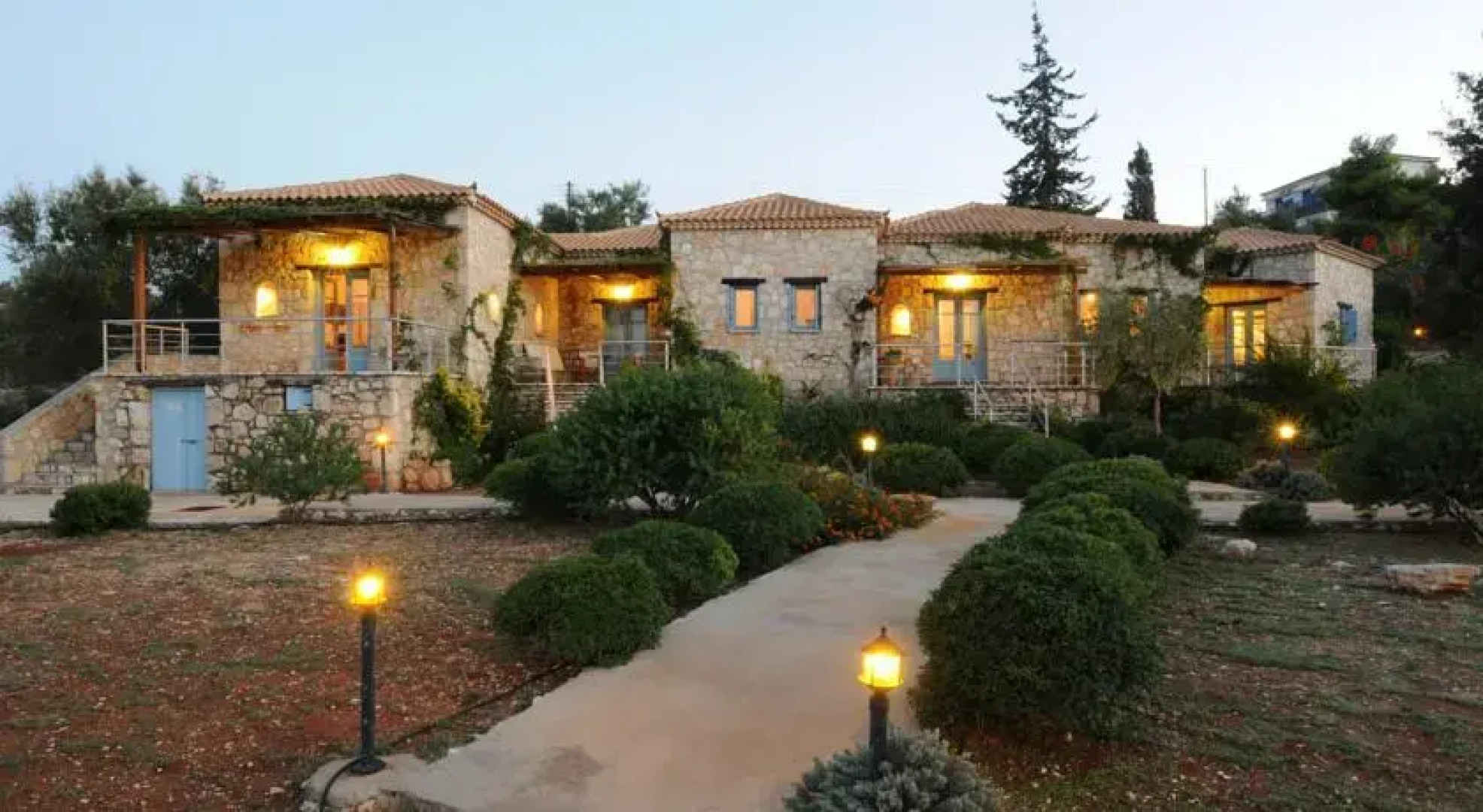 Strofilia Apartments