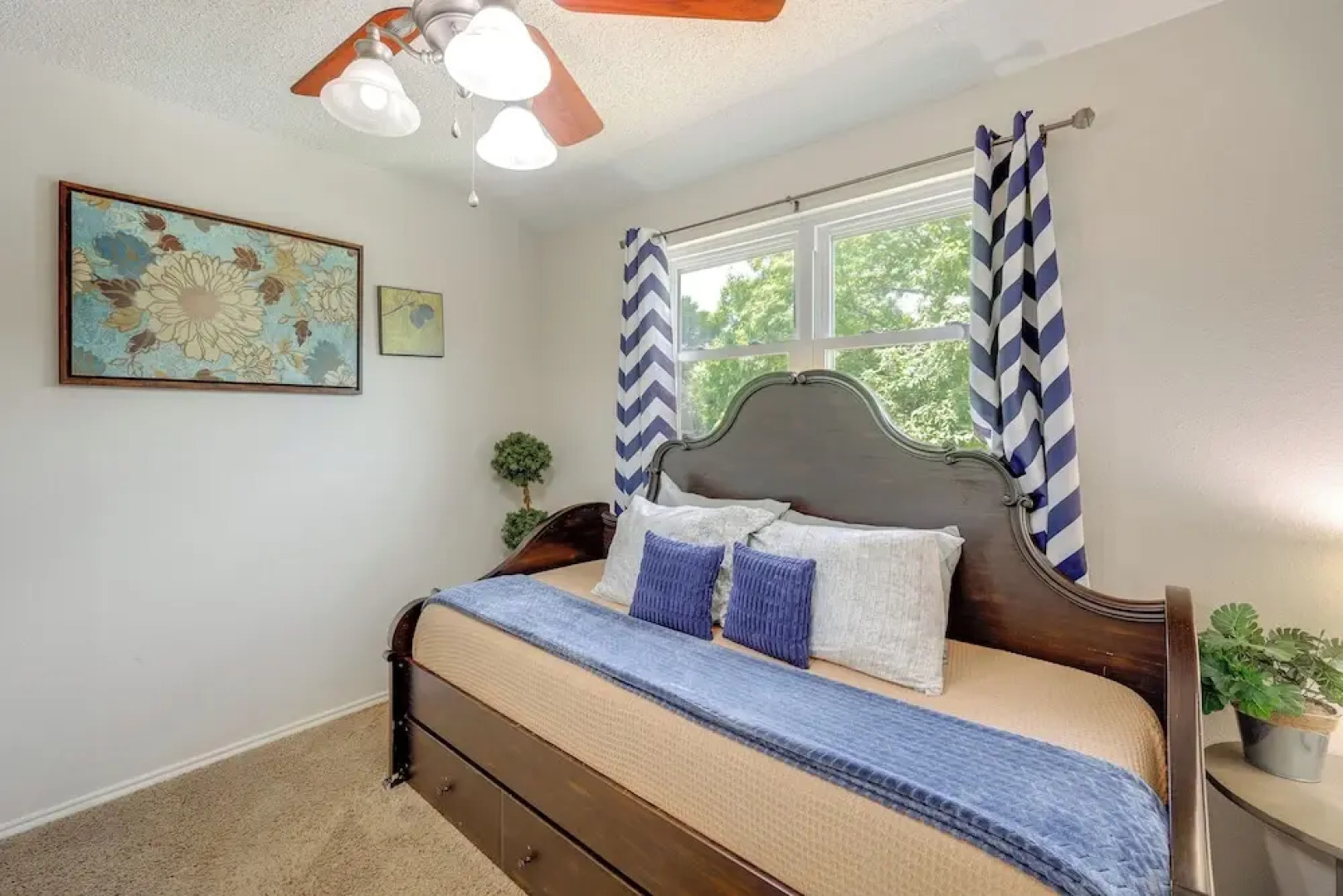 Hot Tub & Game Room: Spacious Live Oak Home!