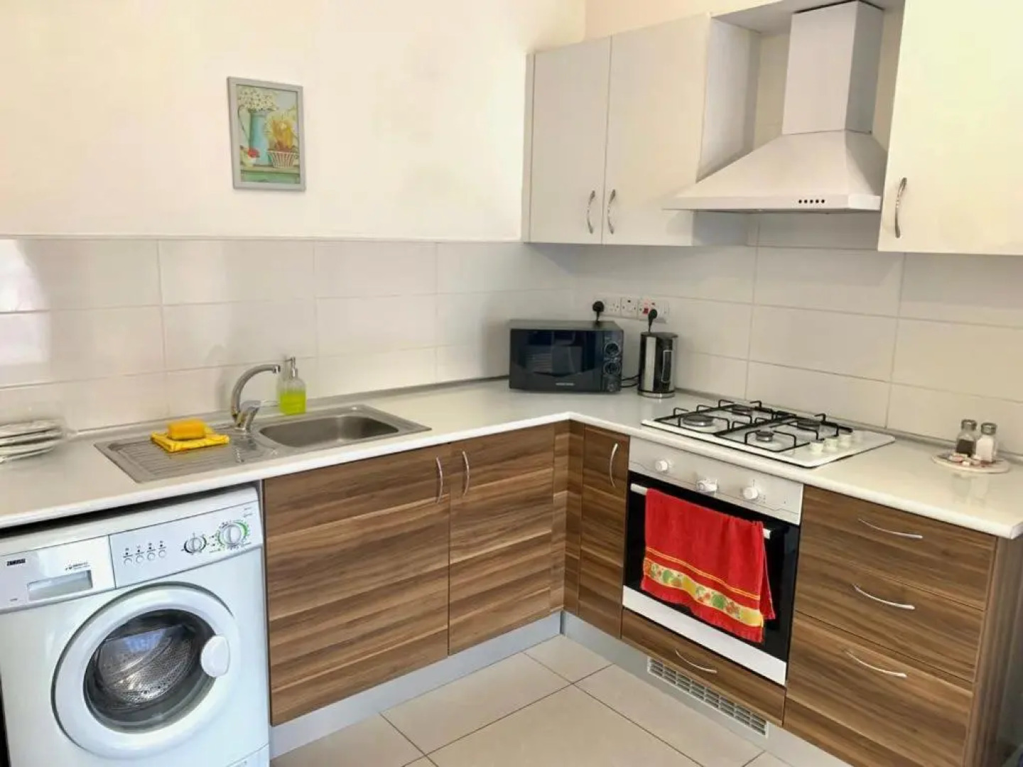 Beautiful & Quiet Two-Bedroom Apartment with Private Garden Lukomorye C1