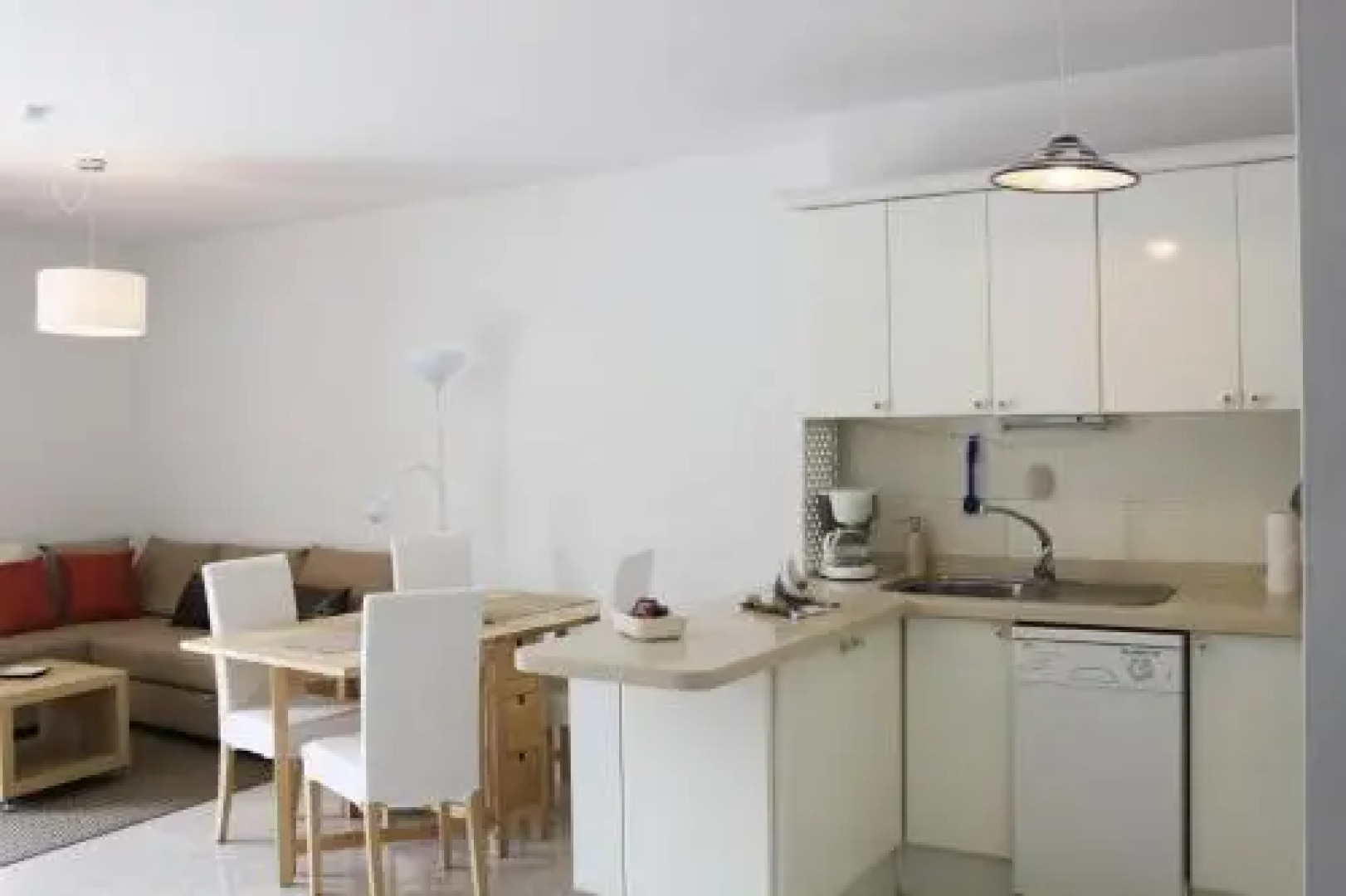 Prime Homes-Bright Attic 2bd Apartment