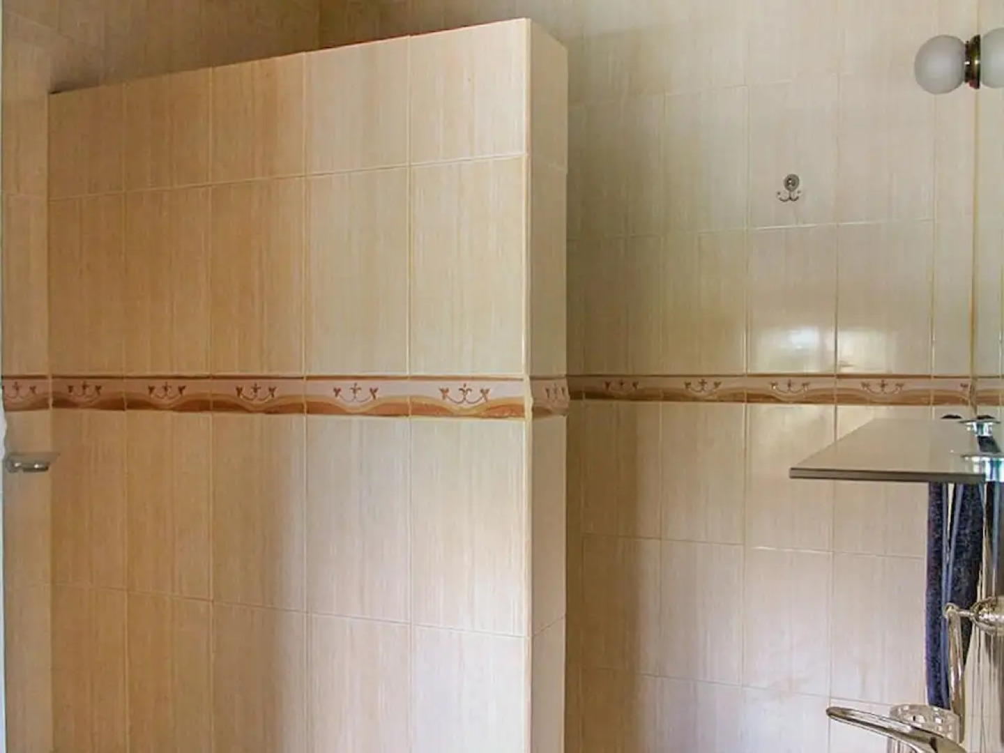 Luxury, 4-bedroom Villa With a Swimming Pool and Superb sea Views