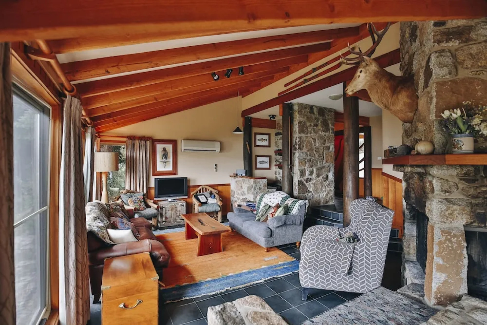 Edzell - Stunning Waterfront Home