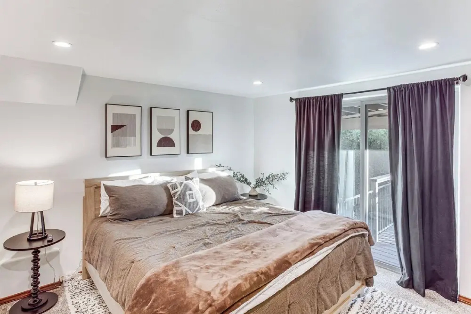 Lake Arrowhead Cabin: 4 Decks, Game Room + More!