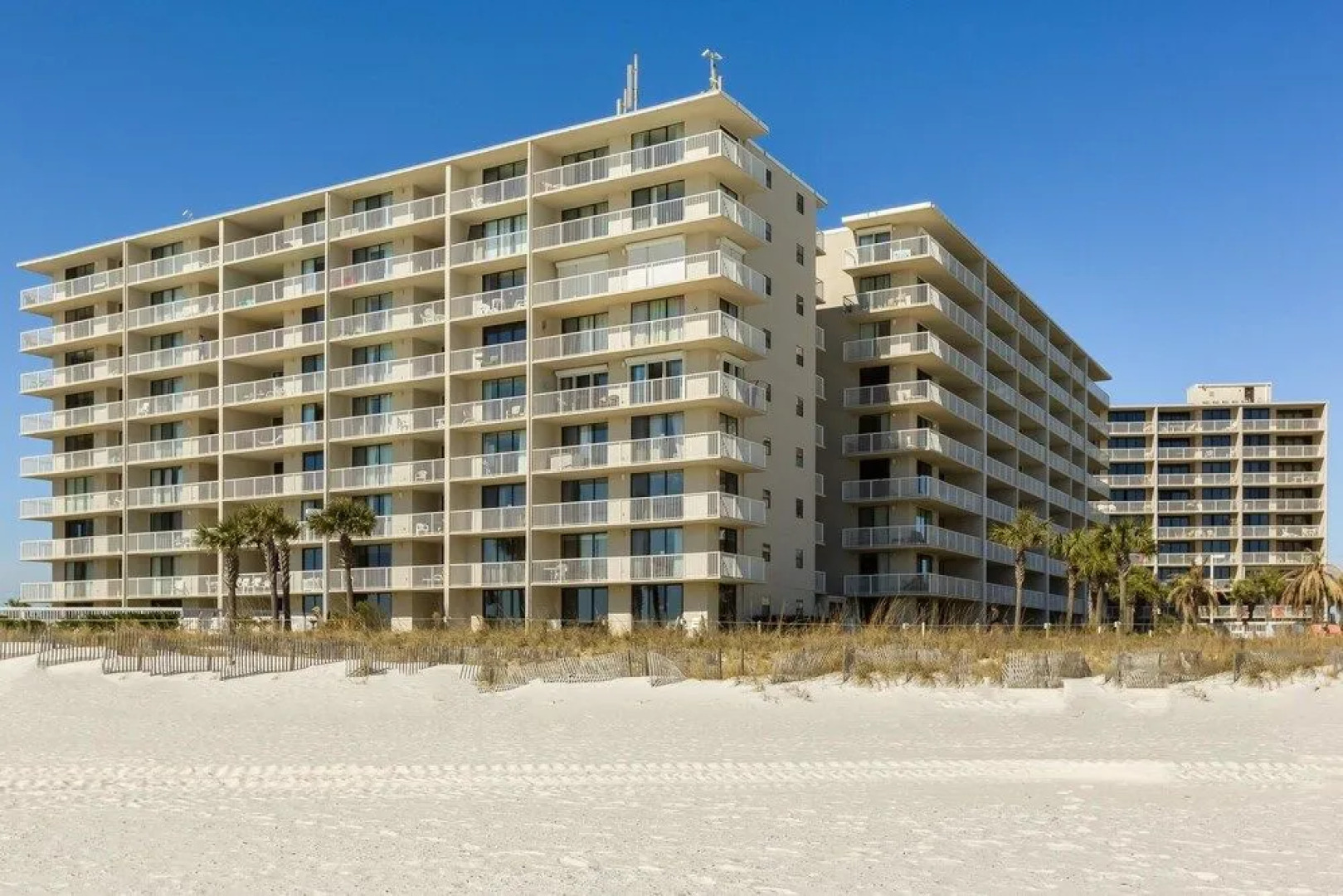 Seaside Beach and Raquet 4710