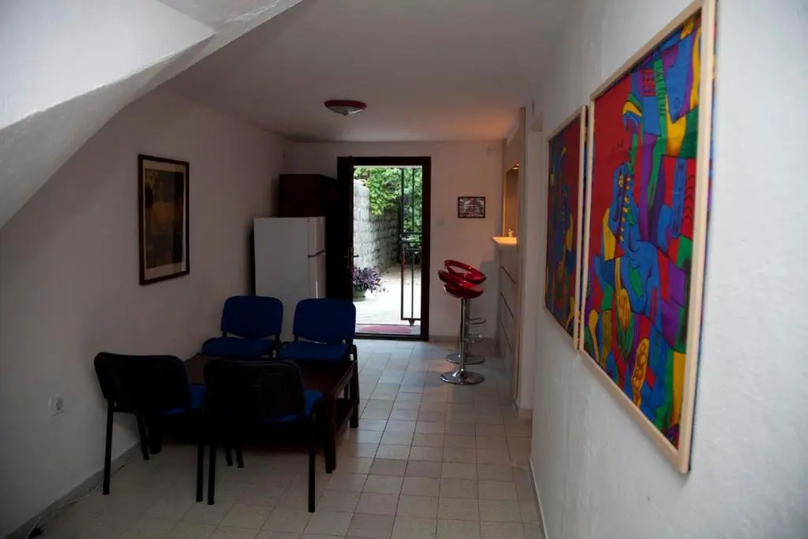 Muki's House- just 50m from the beach