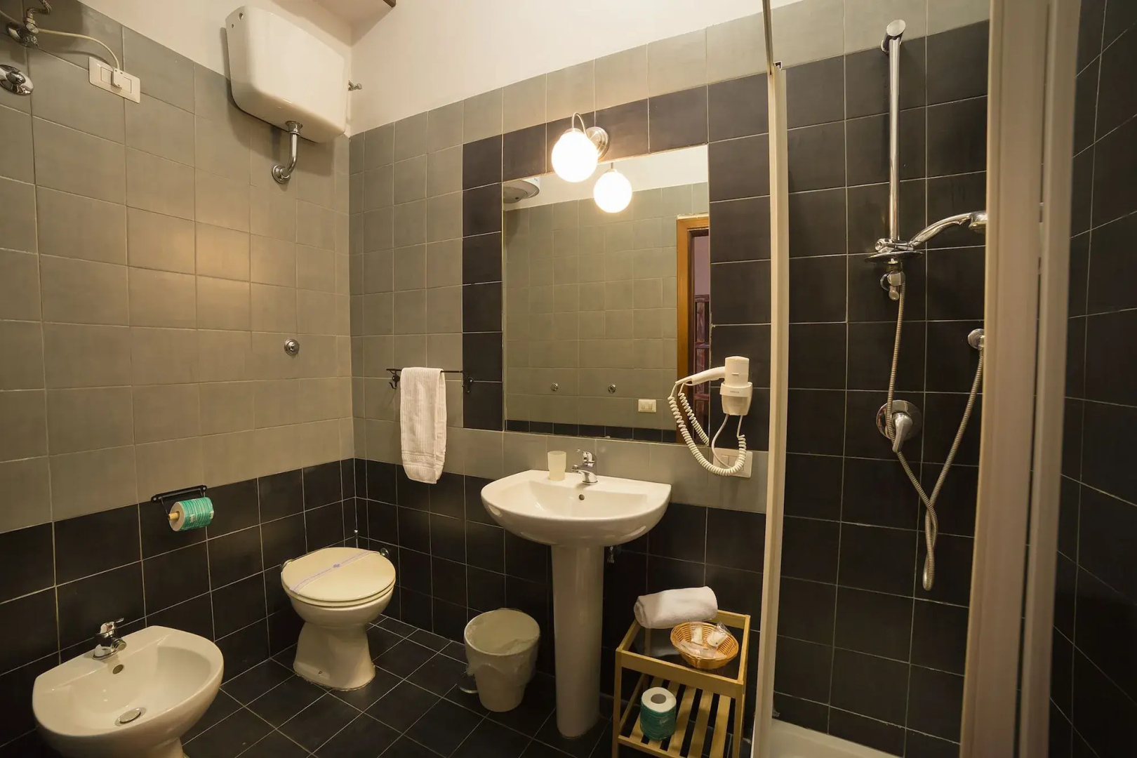 Le 4 Stagioni Dante H Napoli Centro by ClaPa Group Dislocated Hospitality