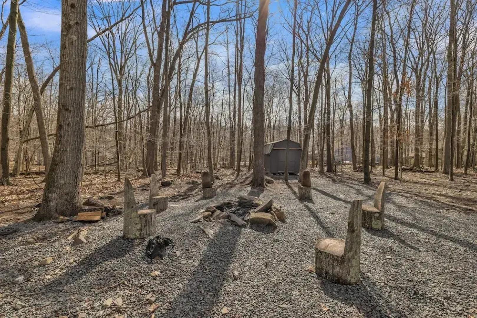 Nostalgic & Cozy Cabin: Steps To Pines Lake! Pet Friendly! 2 Bedroom Cabin by Redawning