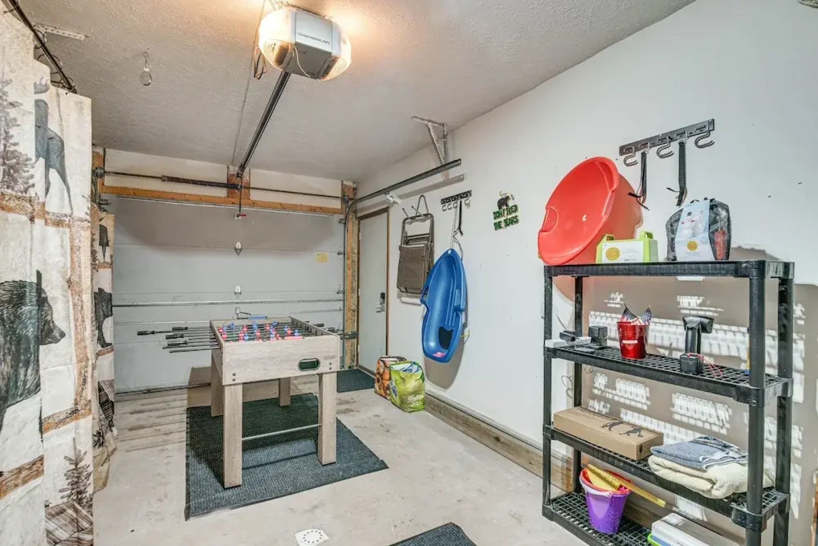 Eco-friendly Poconos Cabin w/ EV Charger!