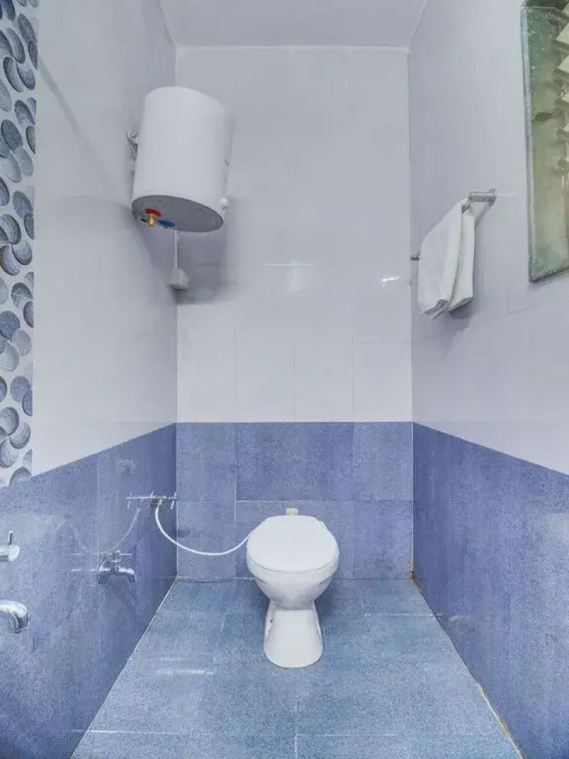 Viraj Hotel By OYO Rooms