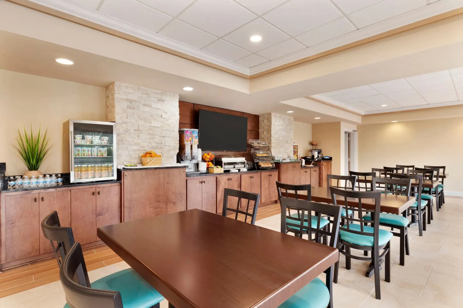 Garner Hotel August West by IHG