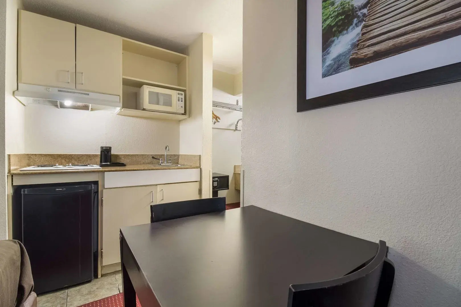 Suburban Studios Florence I-95