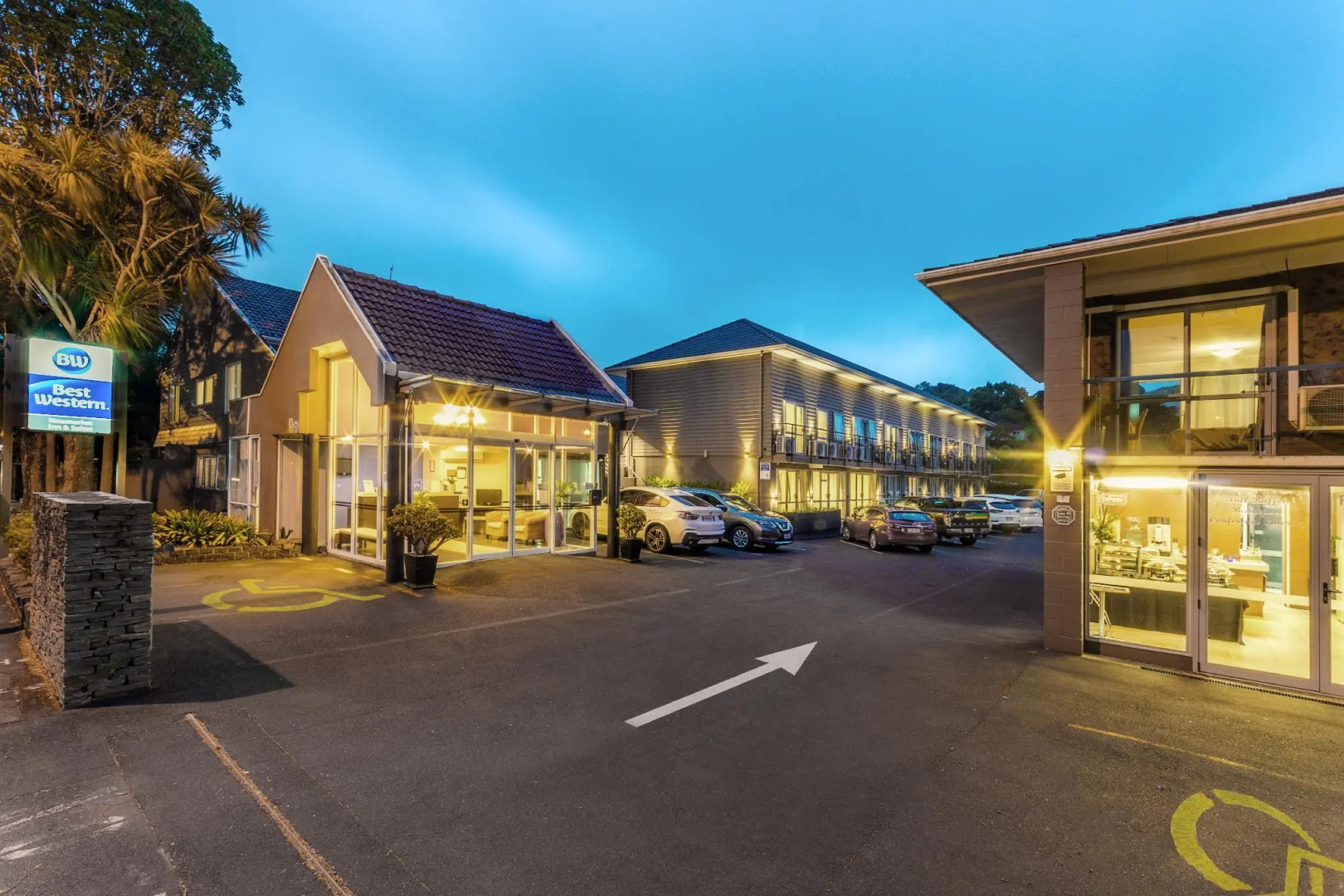 Best Western Newmarket Inn & Suites