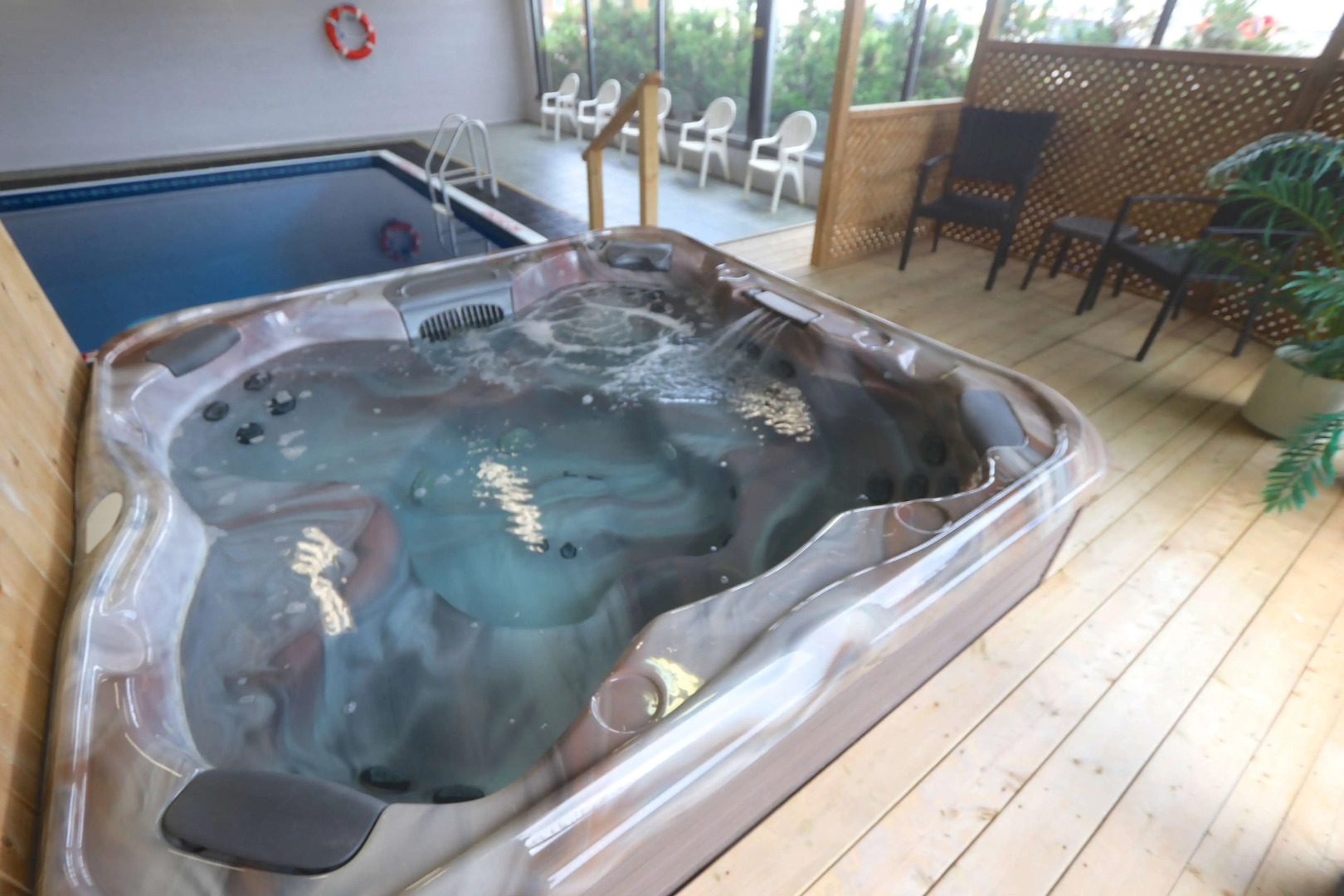 Super 8 by Wyndham Hearst ON