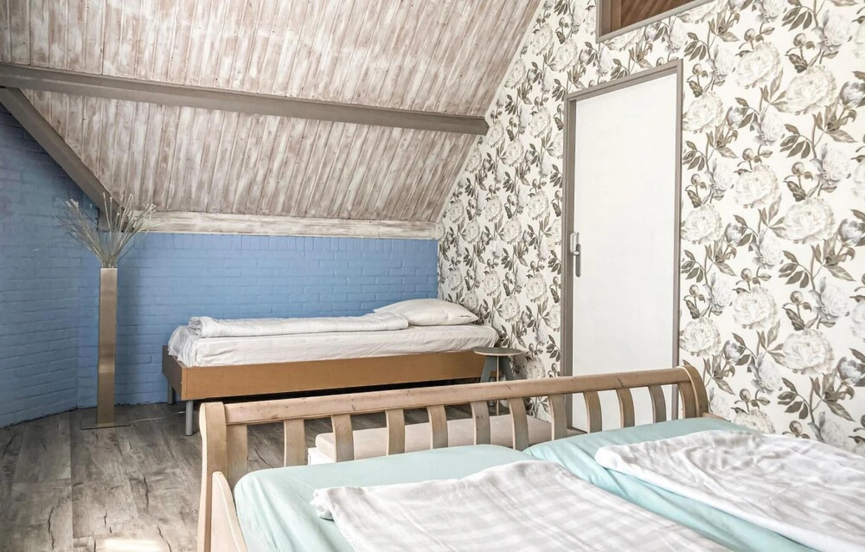 Awesome Home in Bruinisse With Wifi and 4 Bedrooms