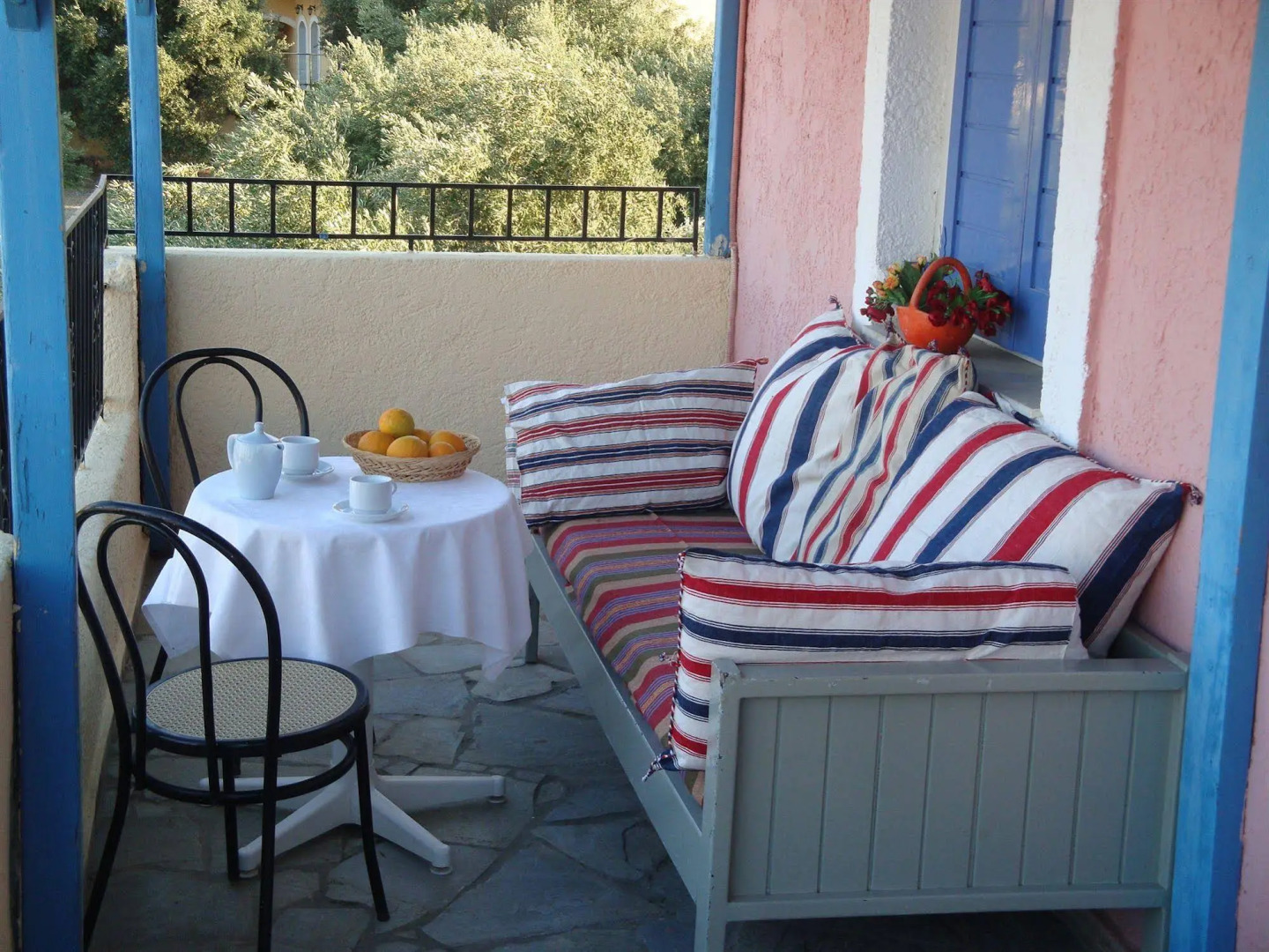 Maria-Flora Apartments