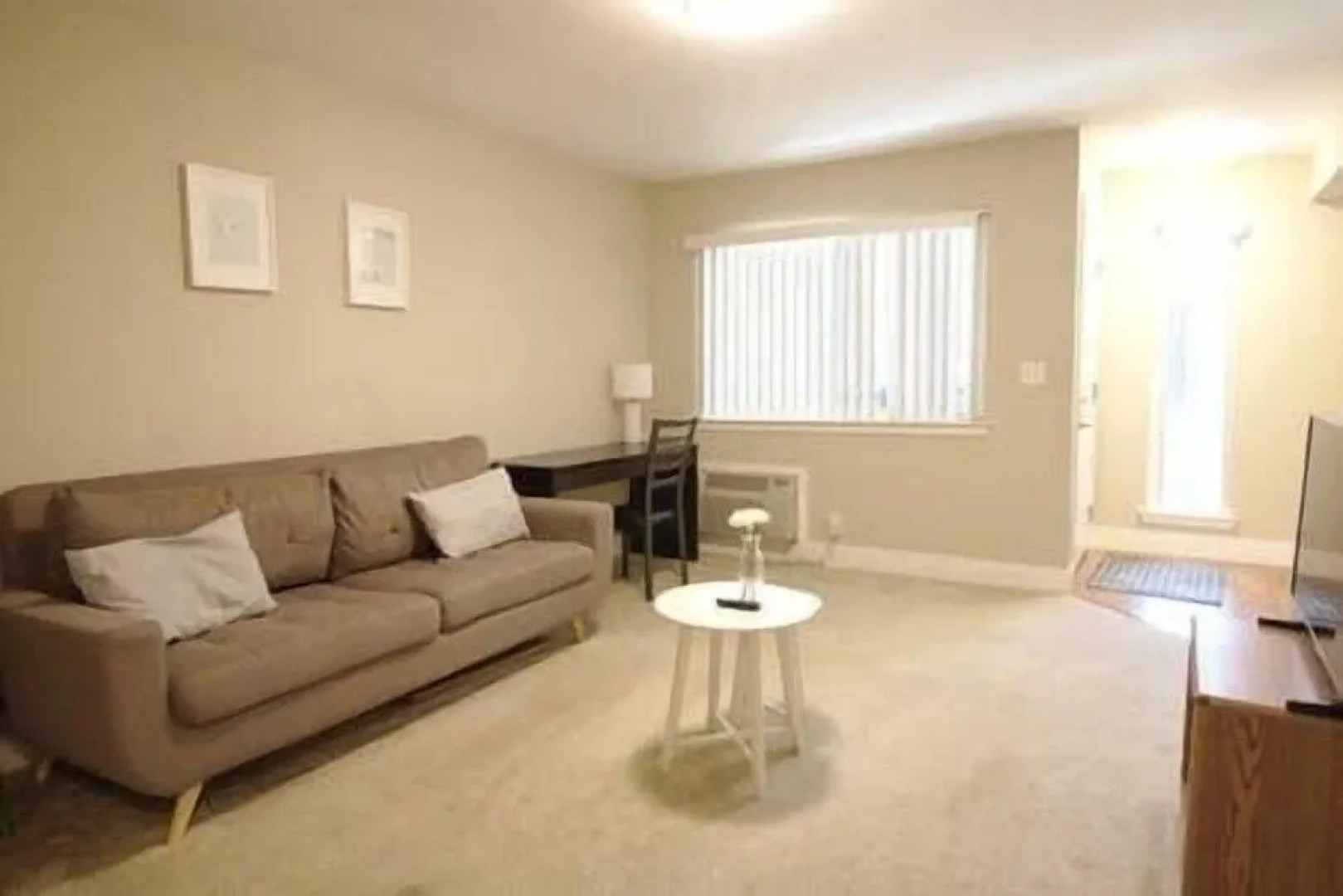 Furnished Washer & Dryer Near HWY 101