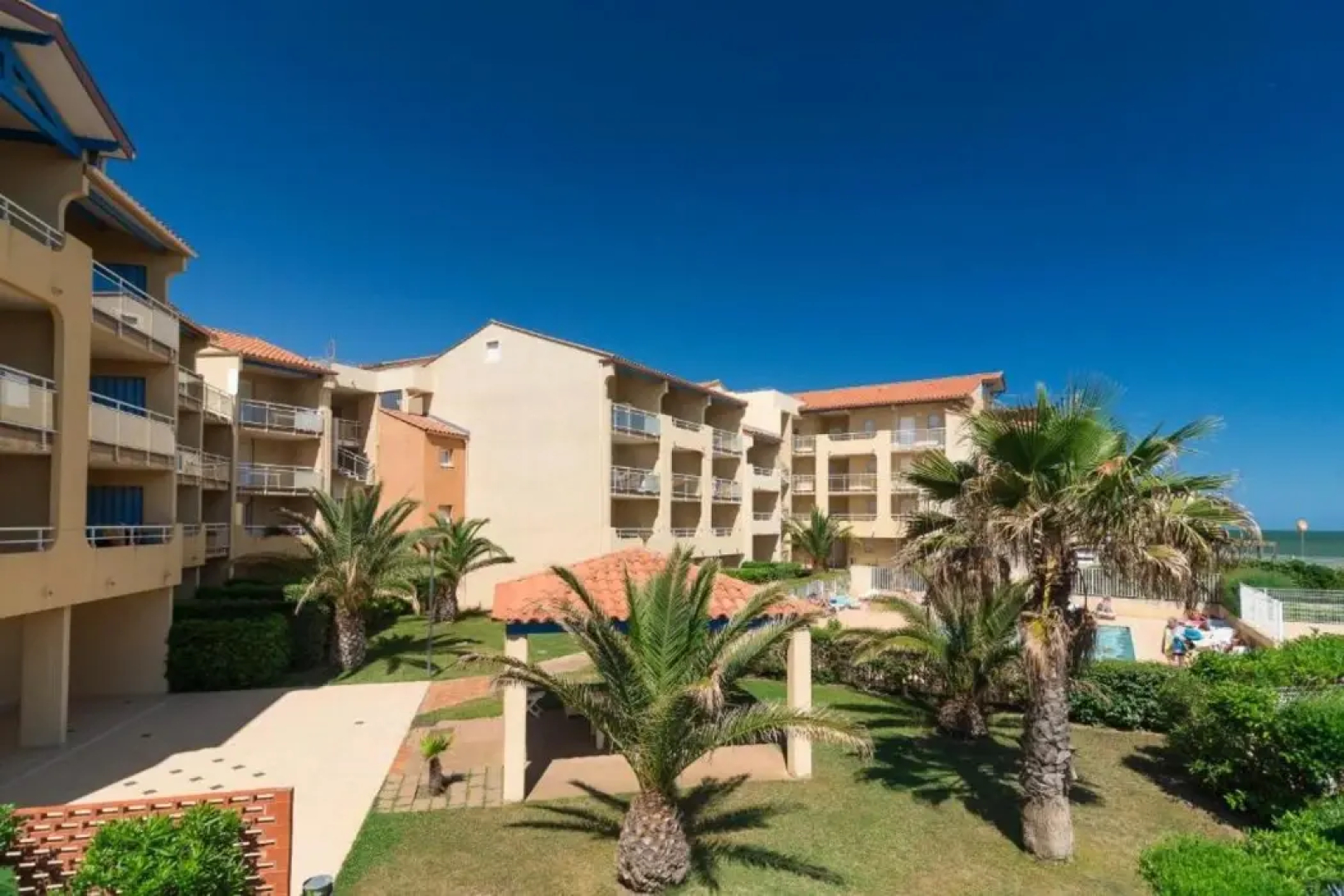 Vacancéole - Résidence Alizea Beach