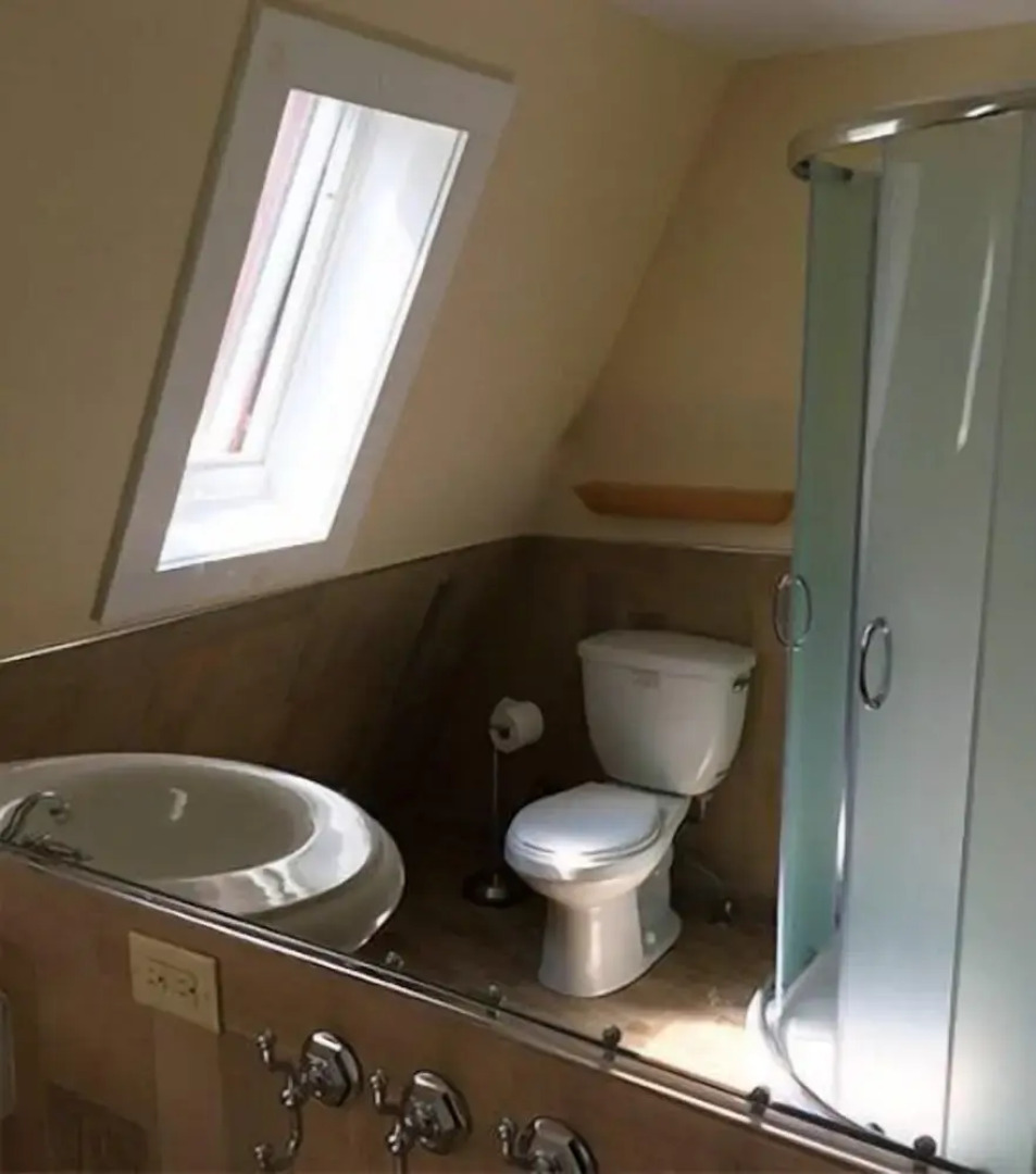 Unique Barn-style 3 Br Private 3 Bedroom Home