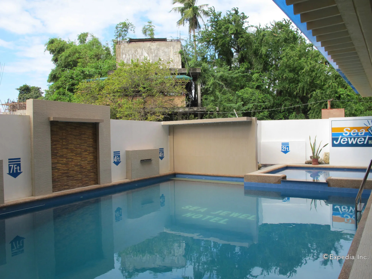 Sea Jewel Beach Resort Puerto Galera