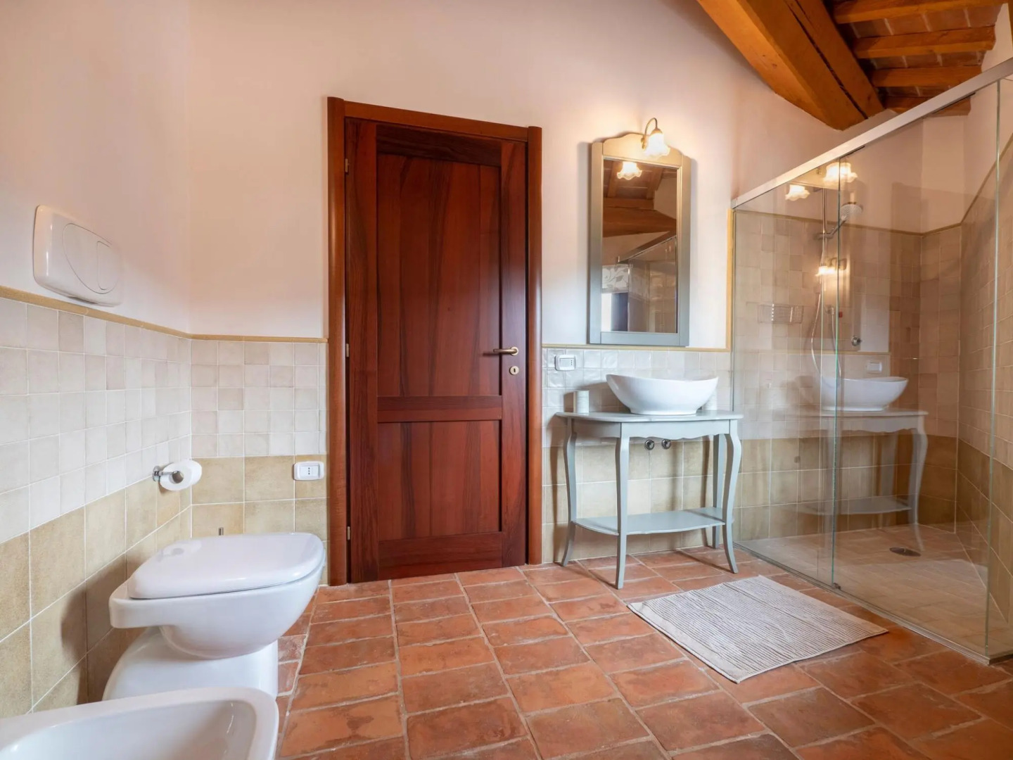 Heritage Holiday Home in Mombaroccio with Garden