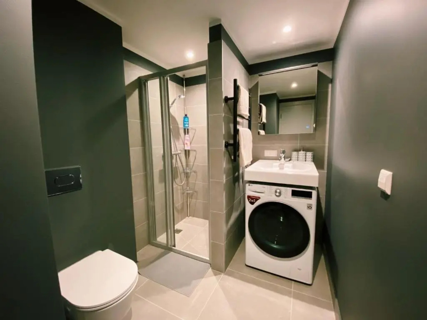 Albatross Mini - 2 Room Seaside Air-conditioned Apartment with Balcony