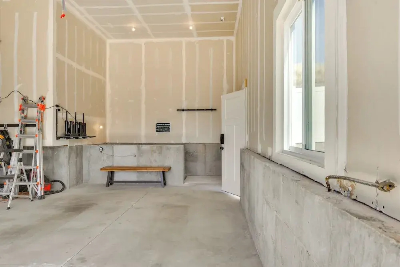 Sleek & Modern Morgan Abode: Great for Families!