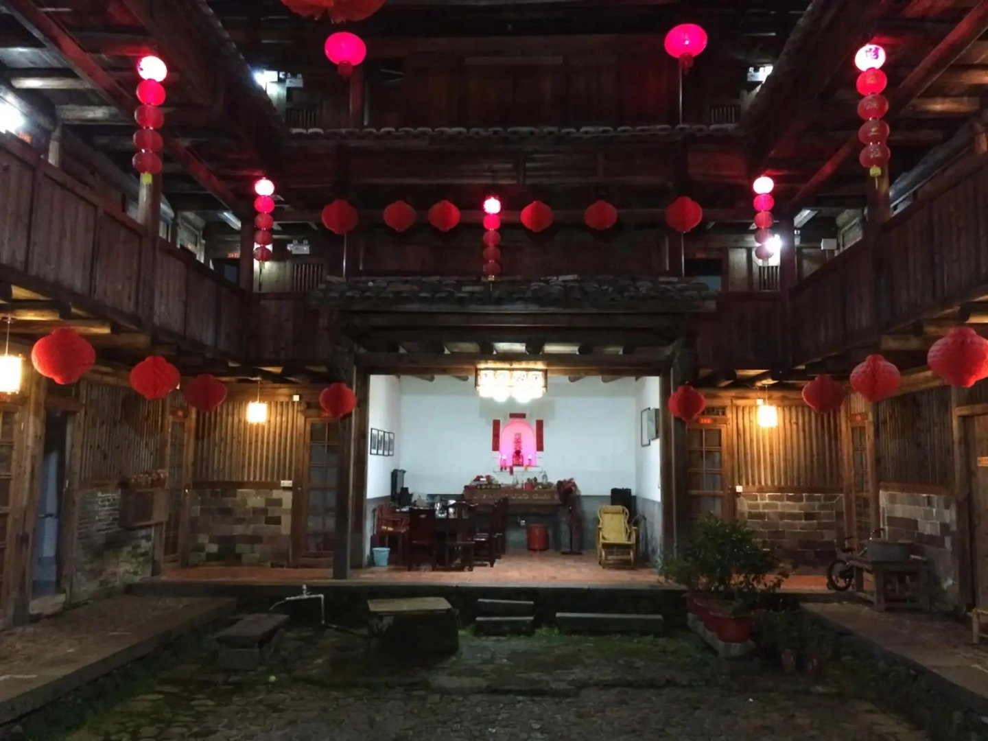 Nanjing Tulou Qingdelou Inn