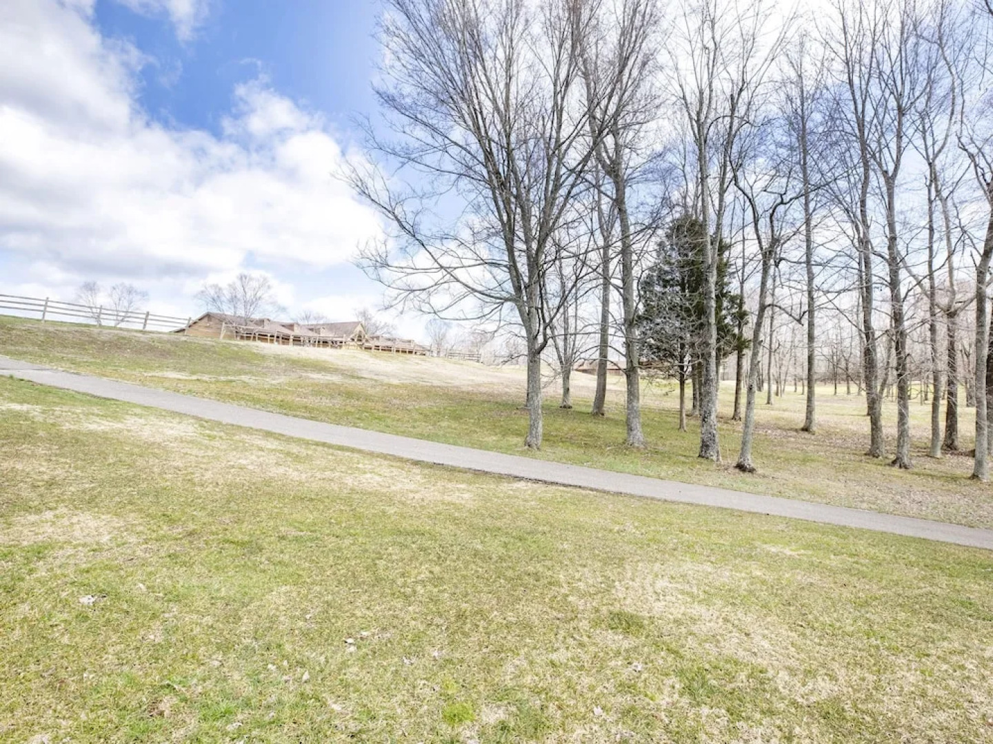 OYO Hotel Falls of Rough KY Route 110